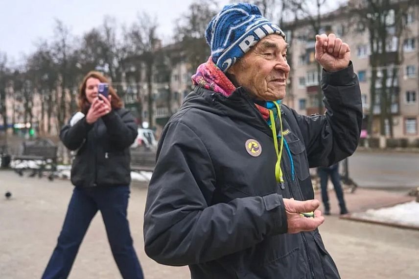 91-летний железногорец Зуфар Исхаков является самым пожилым трудоустроенным пенсионером в области