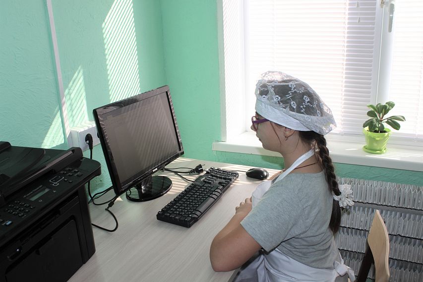 В Железногорске открыли компьютерный класс для детей с ОВЗ