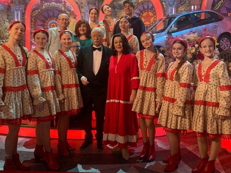 Железногорки покорили «Поле чудес»: одна курские слова угадывала, другая их пела