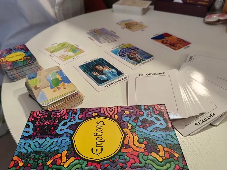 Железногорцы увлеклись картами ассоциаций. Что думает психолог?