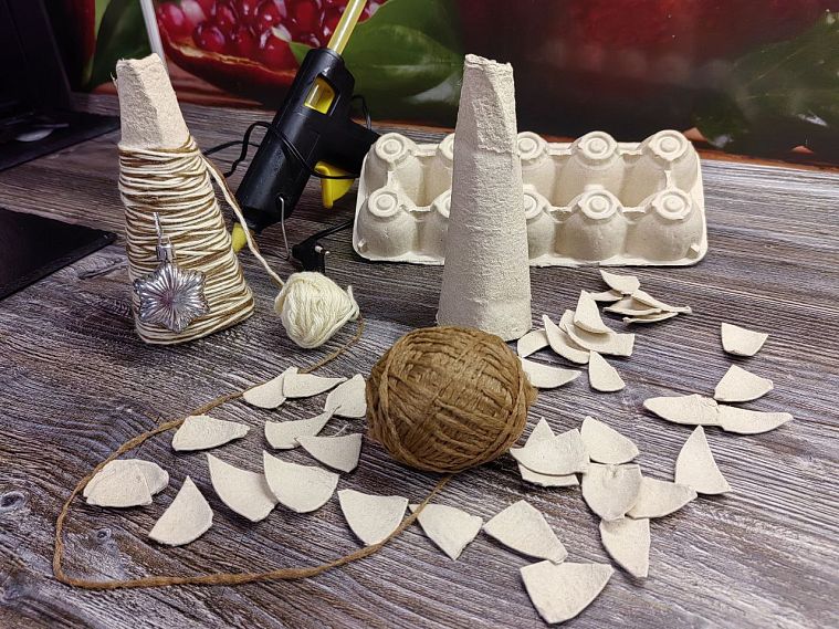 10 ёлок-поделок для дома, детсада, школы и офиса