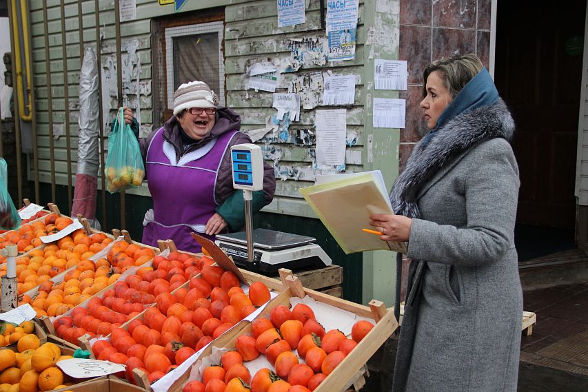 Ящик вместо прилавка: в Железногорске прошел рейд против нелегальной уличной торговли