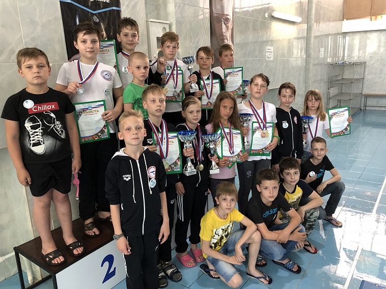 Железногорские пловцы привезли награды с межмуниципальных соревнований