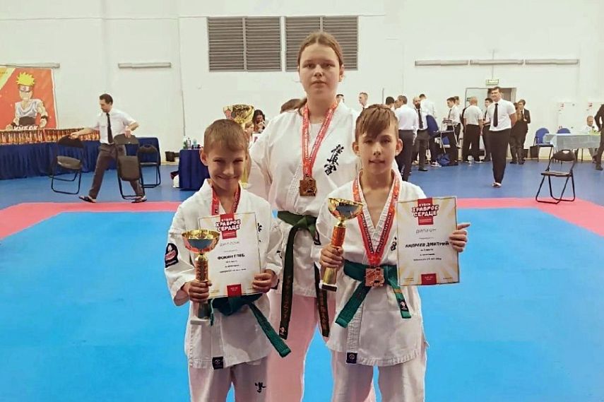Пять медалей привезли из Москвы воспитанники железногорской школы олимпийского резерва единоборств