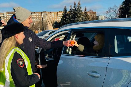 Пятикратный чемпион России по лёгкой атлетике Максим Федяев поучаствовал в акции «Мандарин трезвости» 