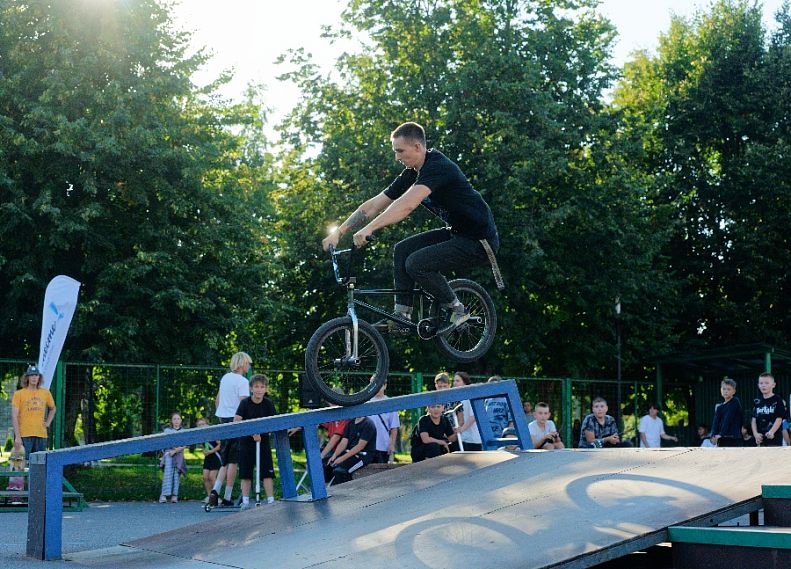 В Железногорске официально закрыли летний сезон уличного спорта