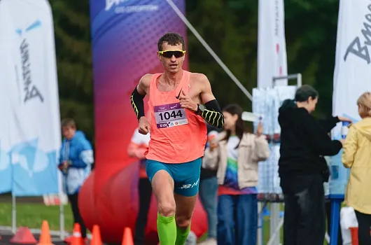 На старт полумарафона в Железногорске вышло около 1 300 человек