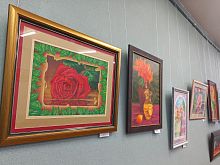 От «Красной шапочки» до икон: выставка работ отца Георгия в Железногорском краеведческом музее