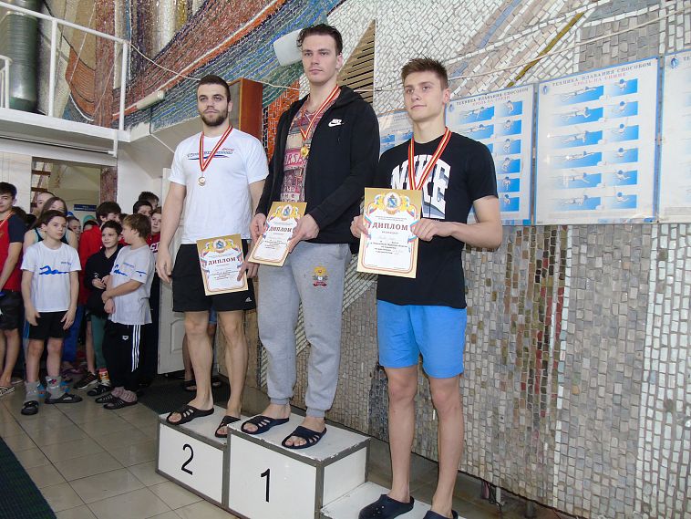 Железногорские спортсмены завоевали 117 наград чемпионата и первенства Курской области по плаванию