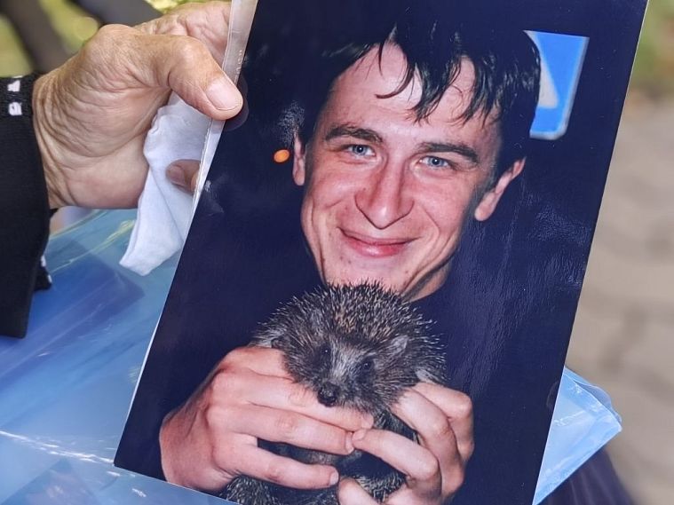 «С детства добрый, как воробушек»: рассказывает мама о железногорце Александре Козыреве 