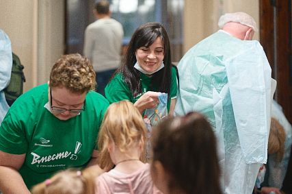 Пациентам Центра восстановительного лечения «Зорюшка» подарили «коробку добра»