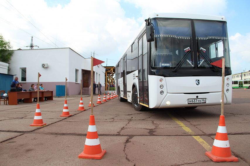 Стиль вождения: в Железногорске соревновались водители автобусов