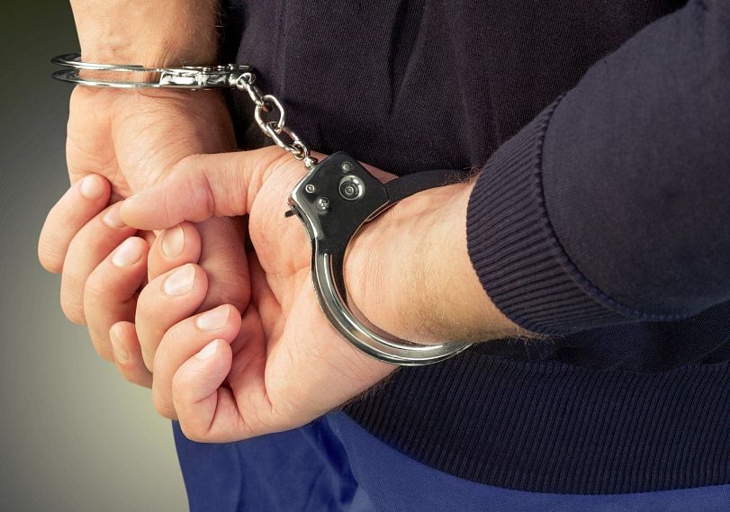 Железногорские полицейские задержали двоих наркозакладчиков