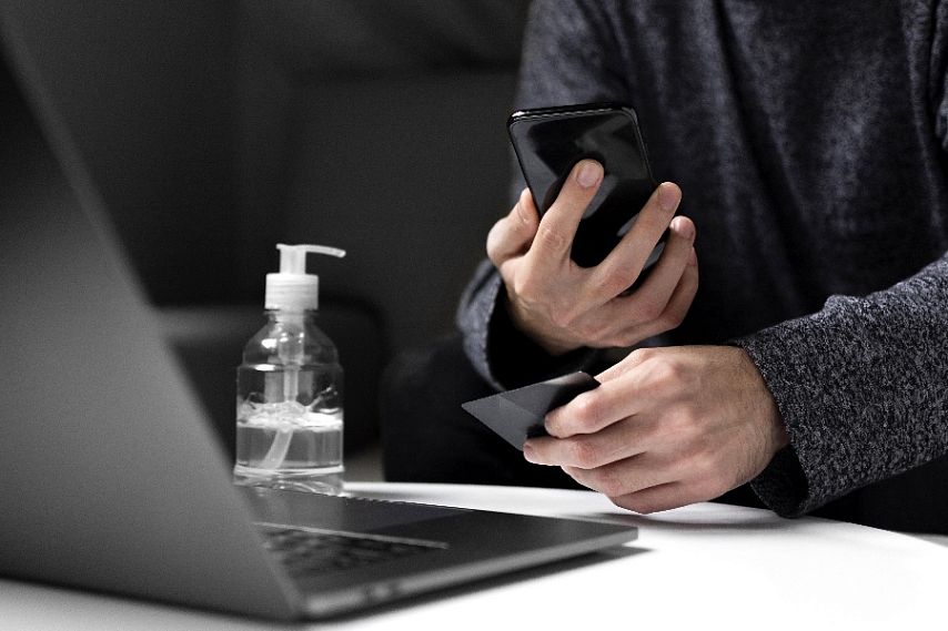 Программист из Железногорска перевёл мошенникам почти 1,8 млн руб