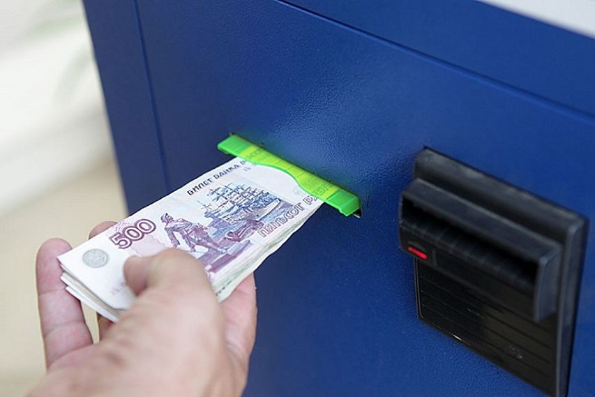 Железногорцу, забравшему в банкомате чужие деньги, грозит 5 лет тюрьмы 