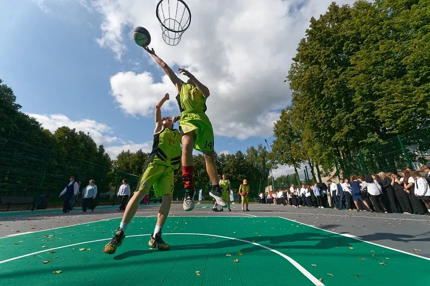 АК-47 в городе горняков: Железногорск впервые посетил знаменитый баскетболист Андрей Кириленко