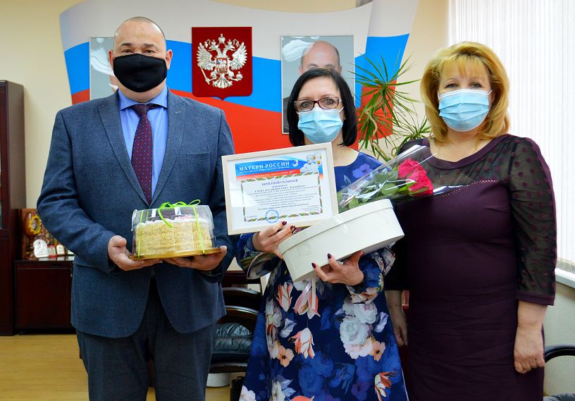 Жительница Железногорска удостоена Почетной грамоты Всероссийского движения  «Матери России»