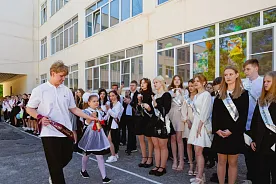 В школах Железногорска прошли торжественные линейки для выпускников 9 и 11-х  классов.