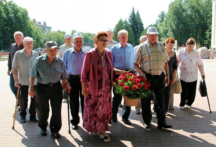 Первопроходцы почтили память первого директора Михайловского ГОКа.