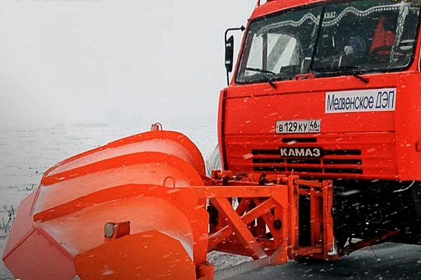 В связи со снегопадом дорожные службы Курской области  работают в усиленном режиме 