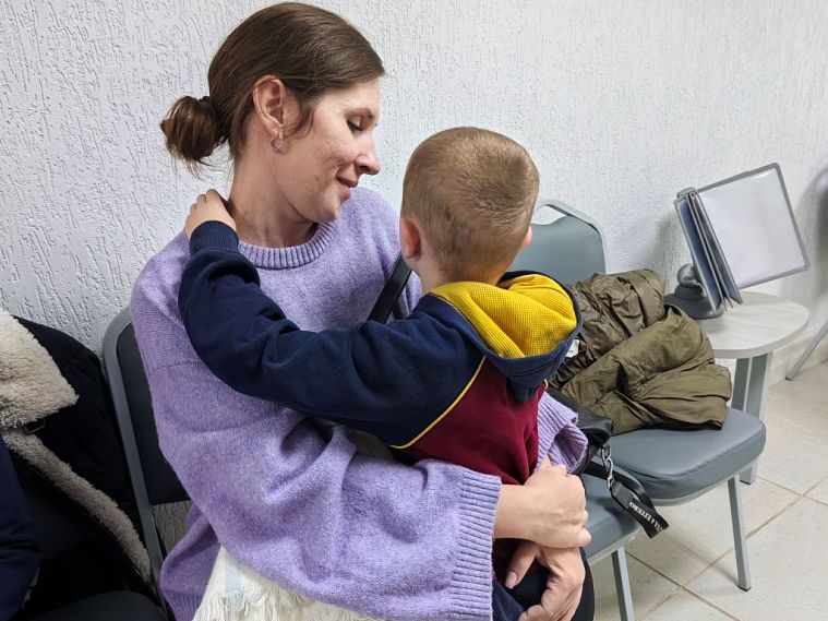 В Железногорске на приём к областным врачам хотели попасть больше двухсот детей