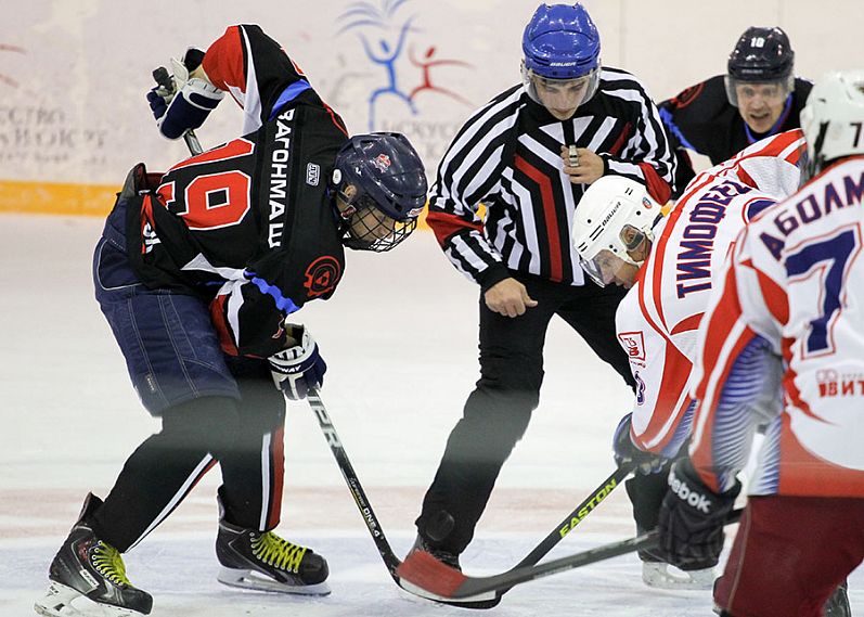 В Железногорске в День города прошли хоккейные матчи