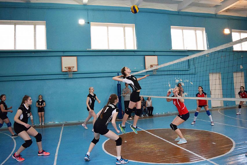 В Железногорске прошло Открытое первенство по волейболу