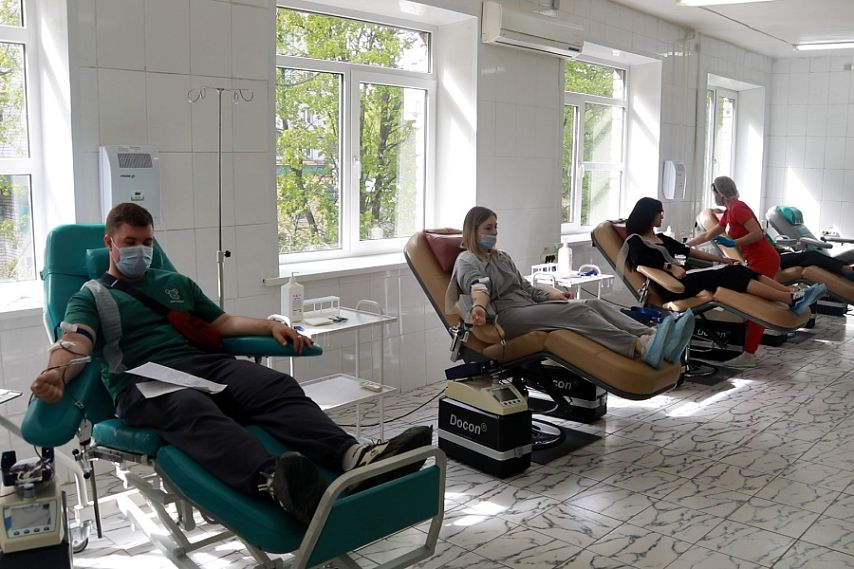 Железногорские доноры могут получить значок от Российского Красного Креста