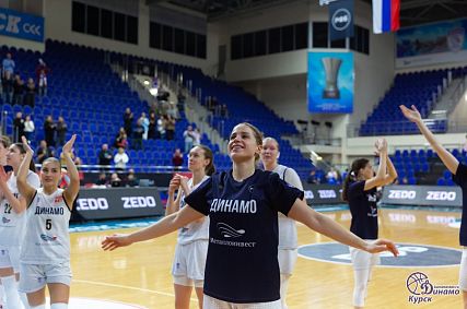 Баскетболистки курского «Динамо» ушли на каникулы в праздничном настроении