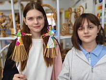 Почему чучело Масленицы женское, и как его сделать самим