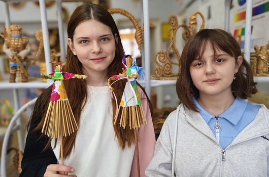 Почему чучело Масленицы женское, и как его сделать самим