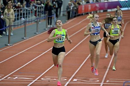 Железногорка Елена Акимова завоевала золотую медаль в беге на 800 метров в Тольятти