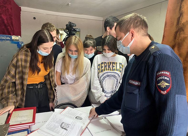 «Студенческий десант» прошел стажировку в полиции Железногорска