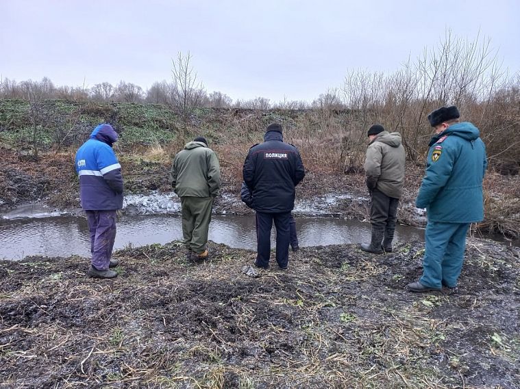 В Курской области из ручья достали тело мужчины