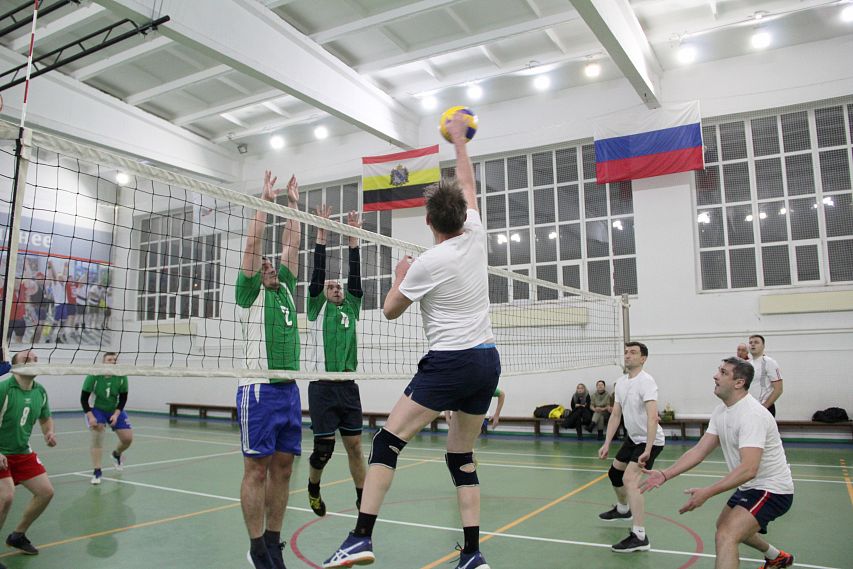 Битва инженеров: в Железногорске состоялся турнир по волейболу