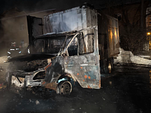 В Железногорске на улице Курской сгорела грузовая «Газель»