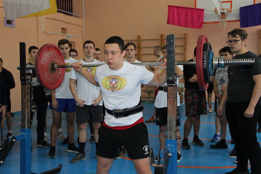 В Железногорске прошёл X турнир по силовым видам спорта памяти майора ФСБ Александра Зачиняева