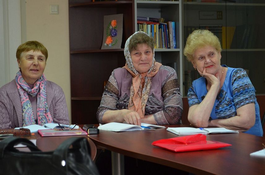 Расскажите родителям: в Железногорске начинается прием в Университет мудрого возраста