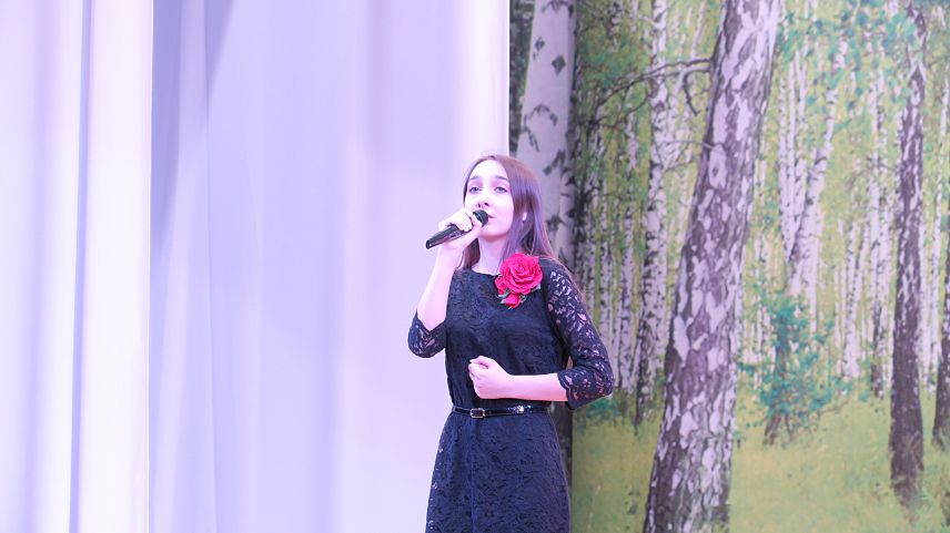 Молодёжь Железногорска пела о любви к Родине и героях войны