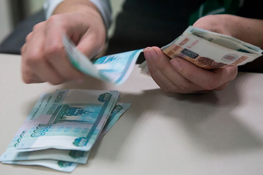 С июля 2017 года размер МРОТ будет увеличен на 300 рублей