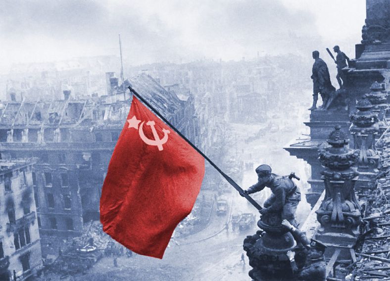 Неделя победного года: Знамя Победы на крыше Рейхстага