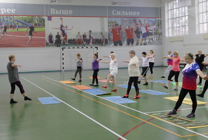 Железногорские оптимисты тренируются в спортзале Михайловского ГОКа 