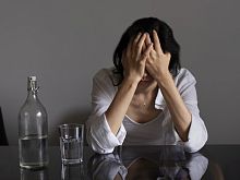 Жительница Железногорска спаивала 12-летнюю знакомую