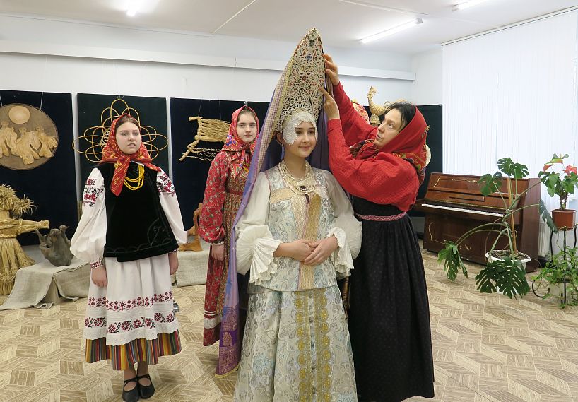 Живая нить традиций: в Железногорске состоялся фестиваль народного творчества