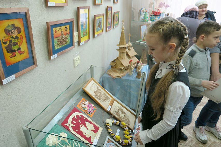 Мир один на всех: в железногорском краеведческом музее открылась новая выставка