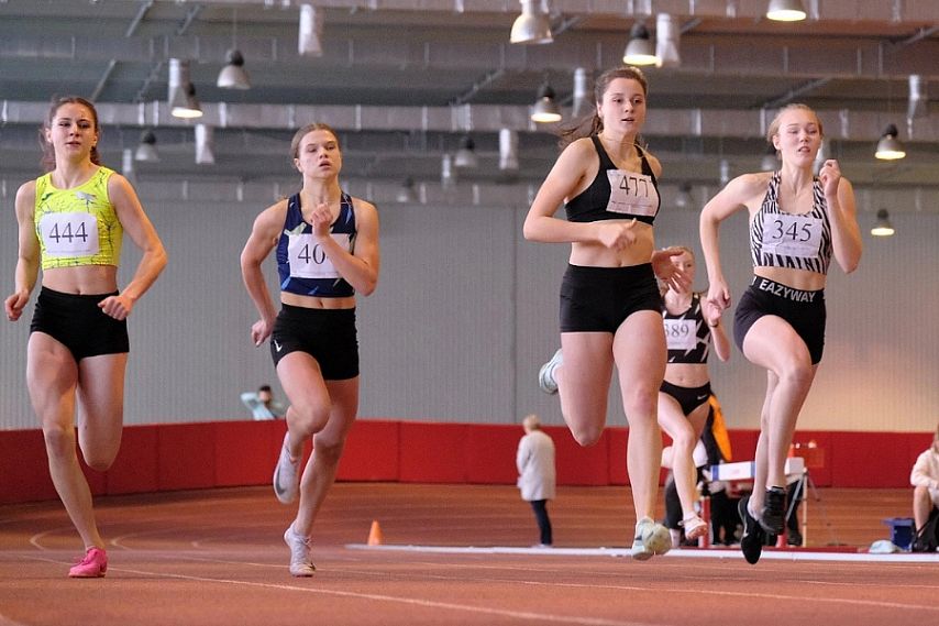 В Смоленске стартовали первенство и чемпионат ЦФО по лёгкой атлетике в помещениях