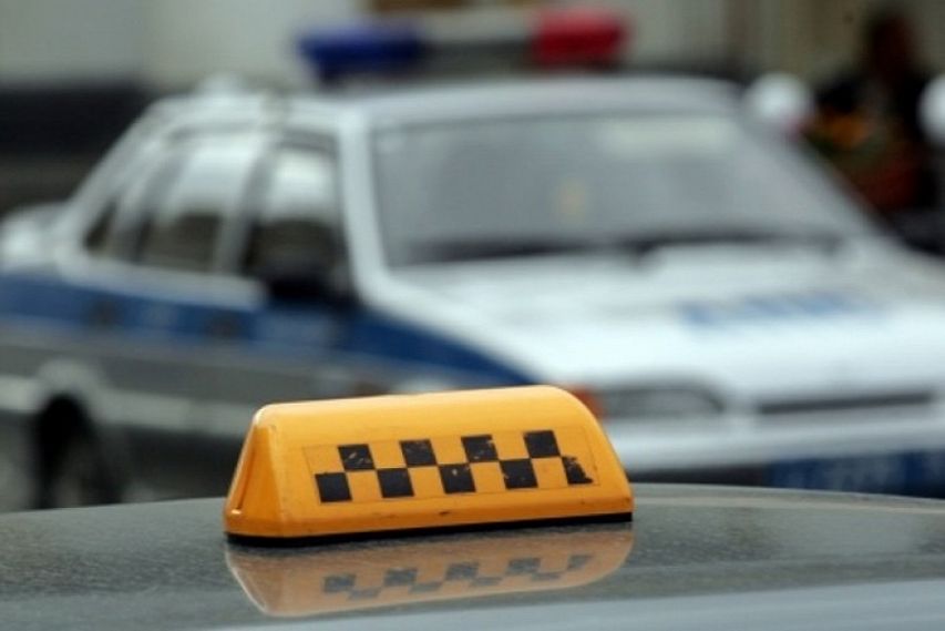 В Железногорске таксист украл у пьяного пассажира 40 тысяч рублей