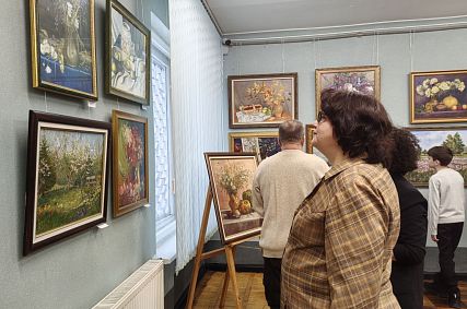 В Железногорске открыли выставки Натальи Сухотёпловой и Виктора Иванова