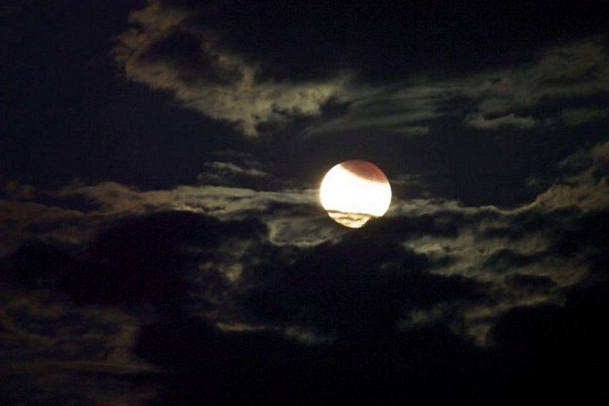 Сегодня железногорцы смогут увидеть частичное затмение Луны
