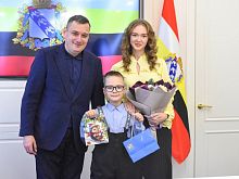 Александр Хинштейн исполнил новогоднее желание 6-летнего Миши Шулики из Железногорска